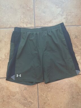 Under Armour Men’s Forest Green Athletic Shorts with Black Side Panels